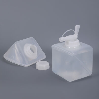 Portable 1L Wasserbehälter Weich zusammenklappbar Plastik Jerry Can Umweltfreundliche Wasserbehälter mit Wasserhahndeckel